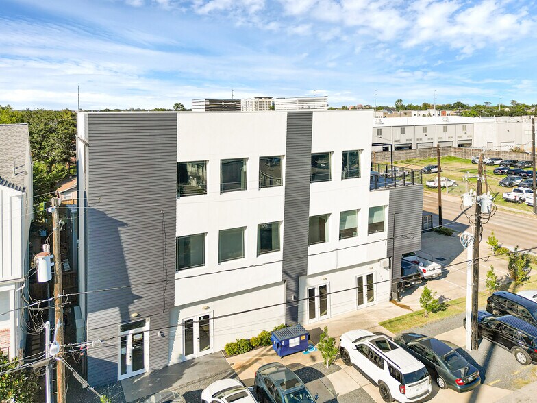 1511 W 12th St, Houston, TX à vendre - Photo du bâtiment - Image 1 de 57