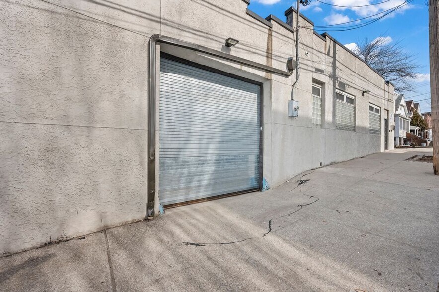 85 Tompkins St, Staten Island, NY à vendre - Photo du bâtiment - Image 3 de 16