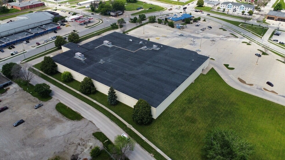 615 S Monroe Ave, Mason City, IA à vendre - Aérien - Image 3 de 11
