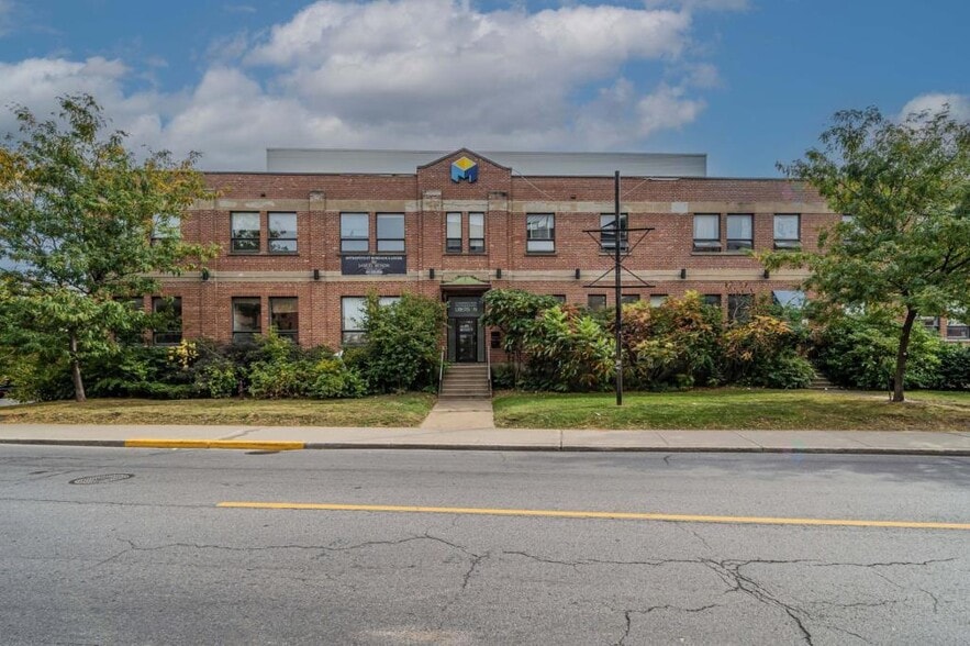 454 Av Beaumont, Montréal, QC for lease - Building Photo - Image 1 of 4