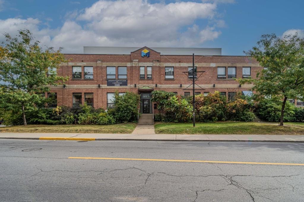 454 Av Beaumont, Montréal, QC for lease Building Photo- Image 1 of 5
