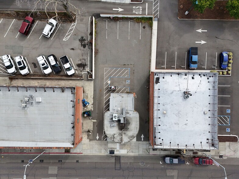 951 C St, Hayward, CA à vendre - Photo du bâtiment - Image 2 de 38
