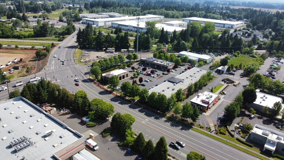 8720 NE Centerpointe Dr, Vancouver, WA à louer - Photo du bâtiment - Image 3 de 5