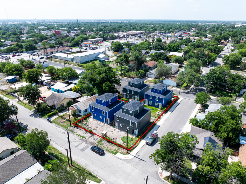 3038 W Salinas St, San Antonio, TX à vendre - Photo du bâtiment - Image 2 de 16