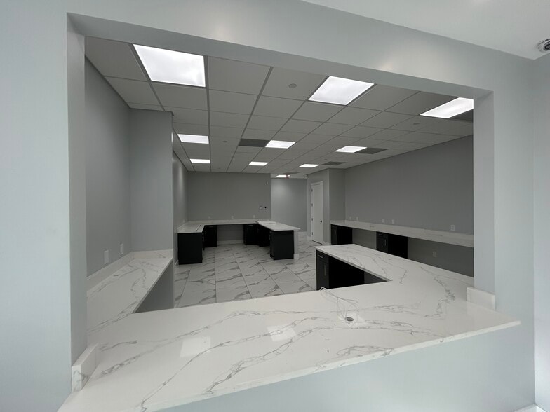 22904 Lyden Dr, Estero, FL for lease - Interior Photo - Image 3 of 20