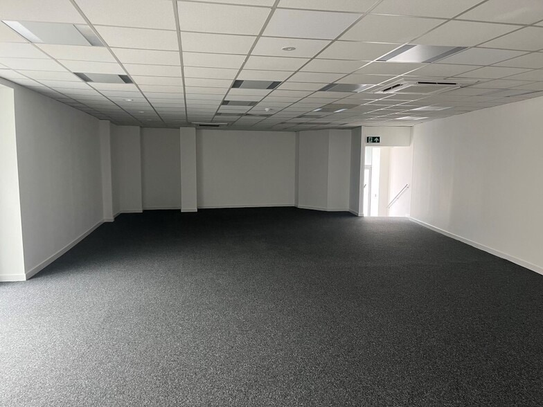 36-38 High St, Leven à louer - Photo du bâtiment - Image 2 de 3