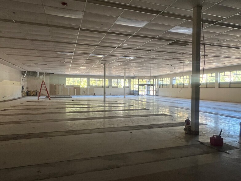 1395 Middletown Ave, Northford, CT à vendre - Photo du bâtiment - Image 2 de 8