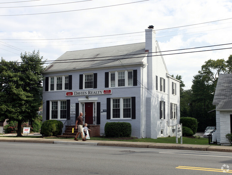 712 W Broad St, Falls Church, VA for sale - Primary Photo - Image 1 of 1