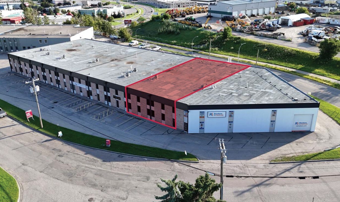 1301-1313 Hastings Cres SE, Calgary, AB à louer Photo du bâtiment- Image 1 de 9