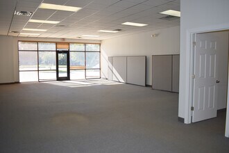 6770-6782 River Center Dr, Clemmons, NC for lease Building Photo- Image 2 of 2