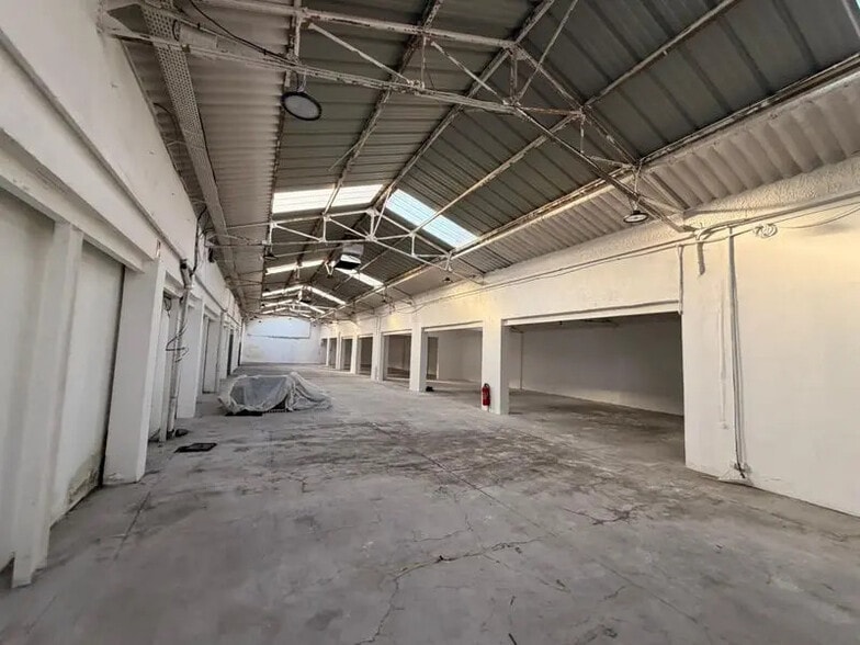 Flex in Villeurbanne for lease - Interior Photo - Image 3 of 3