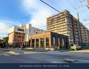 609 Jackson Ave, New Orleans, LA à louer Photo du bâtiment- Image 2 de 12
