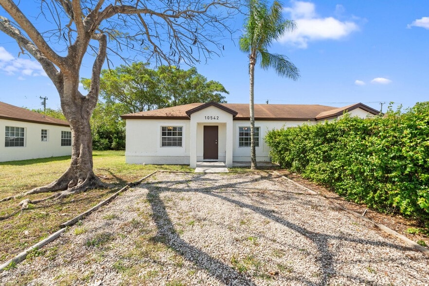 10510 SW 182nd St, Miami, FL for sale - Building Photo - Image 3 of 27