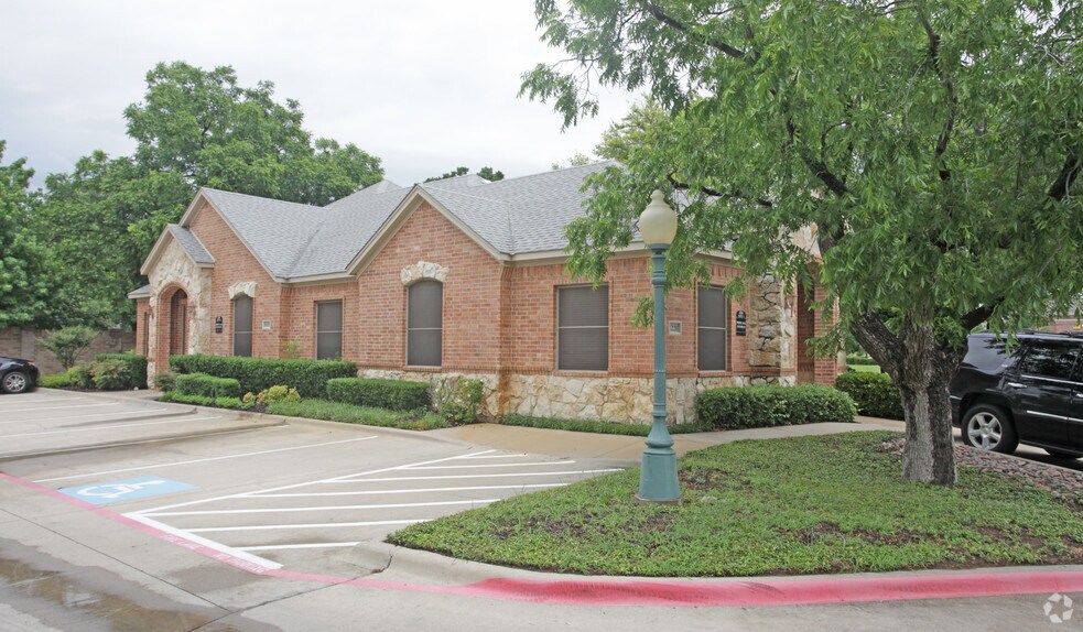 6230 Colleyville Blvd, Colleyville, TX for lease - Building Photo - Image 3 of 3