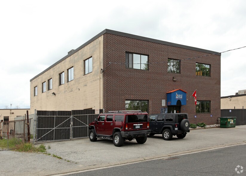 57 Research Rd, Toronto, ON à vendre - Photo du bâtiment - Image 2 de 2