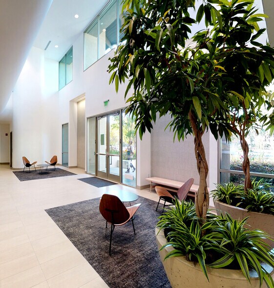2901 Tasman Dr, Santa Clara, CA à louer - Hall d’entrée - Image 3 de 7
