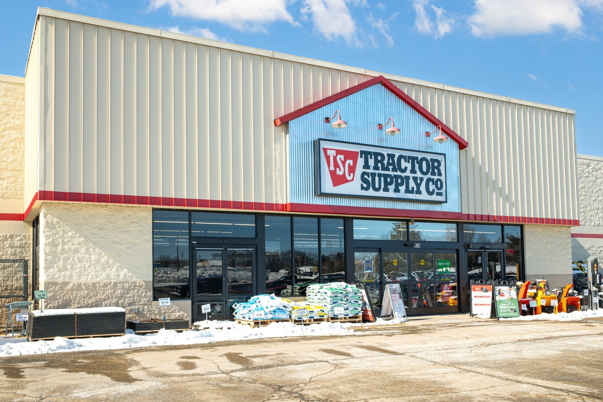 720-756 Broadway St, Berlin, WI for lease Primary Photo- Image 1 of 16