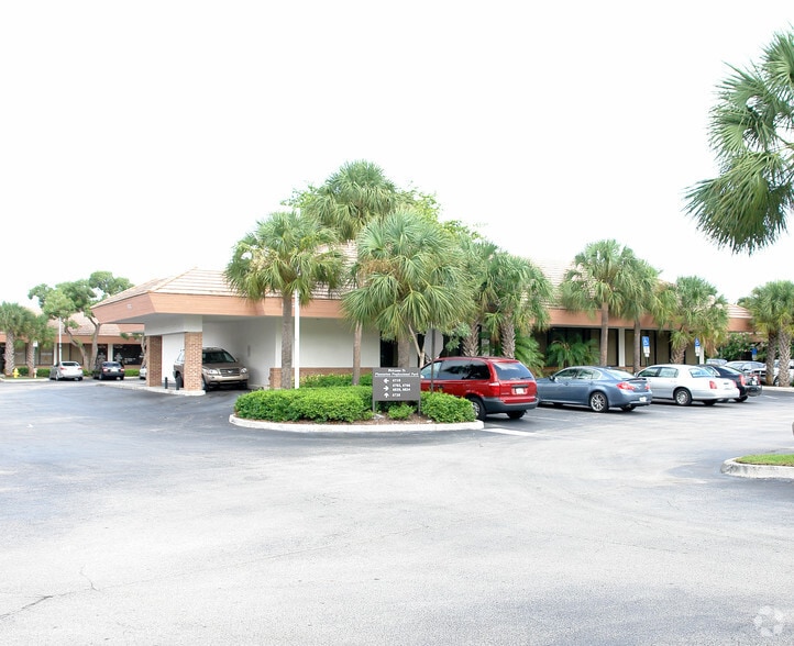 6710 W Sunrise Blvd, Plantation, FL for lease - Primary Photo - Image 2 of 4
