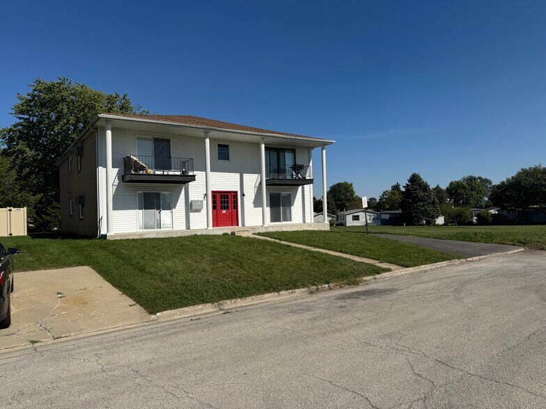 374 Lynn Dr, Manteno, IL à vendre - Photo principale - Image 1 de 19