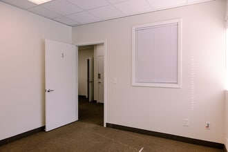 2101 Hennepin Ave, Minneapolis, MN for lease Interior Photo- Image 2 of 11
