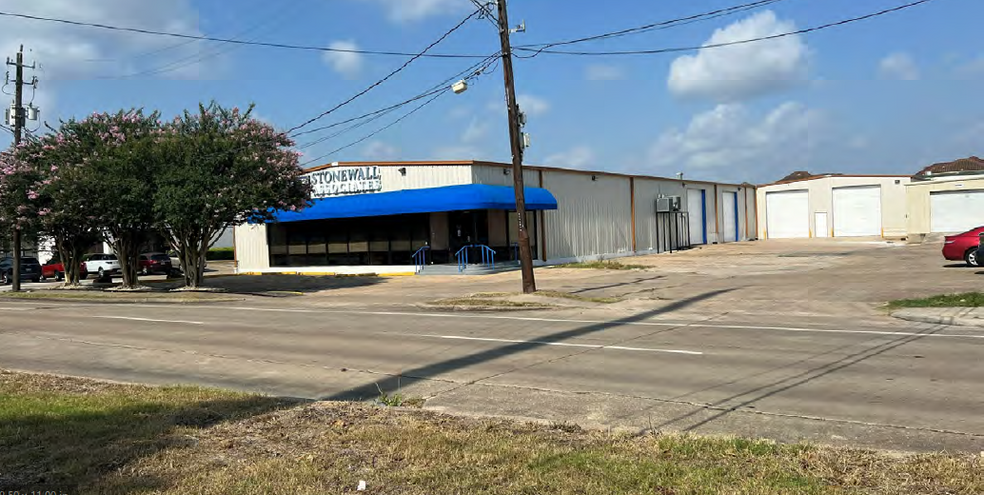 7600 Renwick Dr, Houston, TX for sale - Building Photo - Image 1 of 3