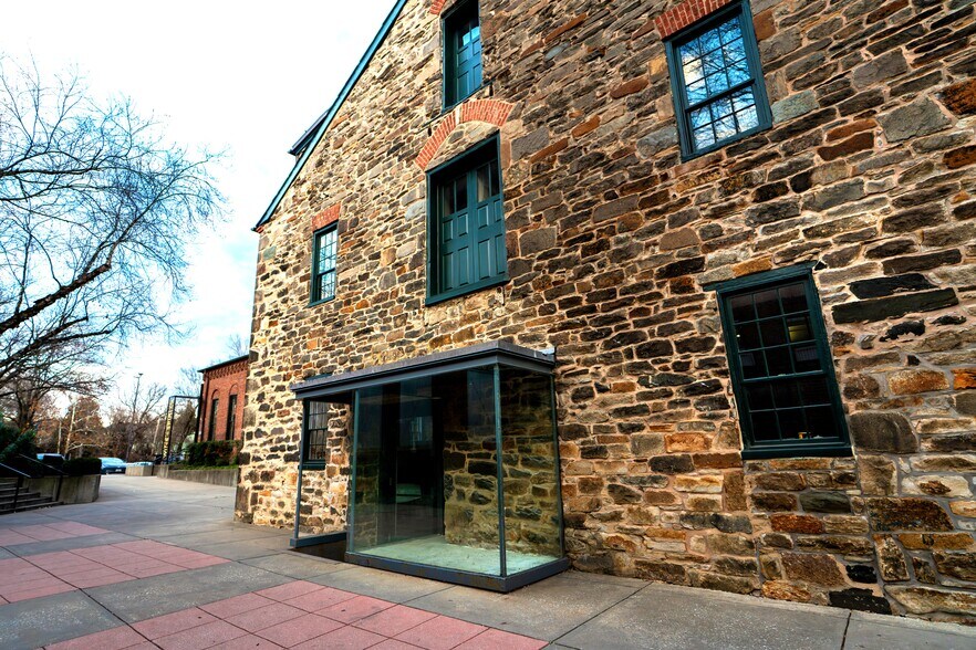 1340 Smith Ave, Baltimore, MD à louer - Photo du bâtiment - Image 3 de 4
