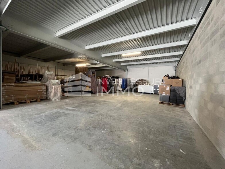 Flex in Neuilly Plaisance for lease - Interior Photo - Image 3 of 10