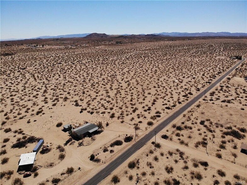 1155 Belfield Blvd, Landers, CA à vendre - Aérien - Image 2 de 5