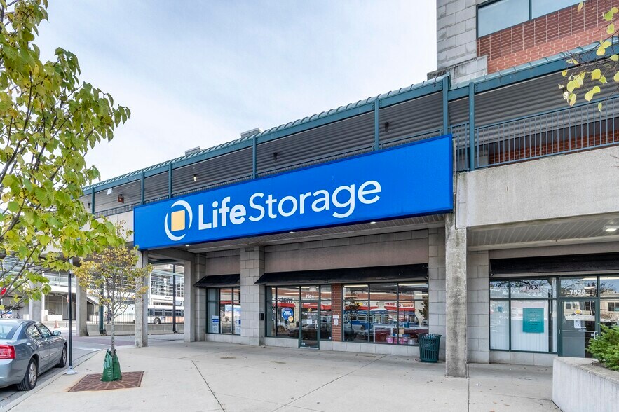 7507-7545 N Clark St, Chicago, IL à louer - Photo du bâtiment - Image 3 de 6