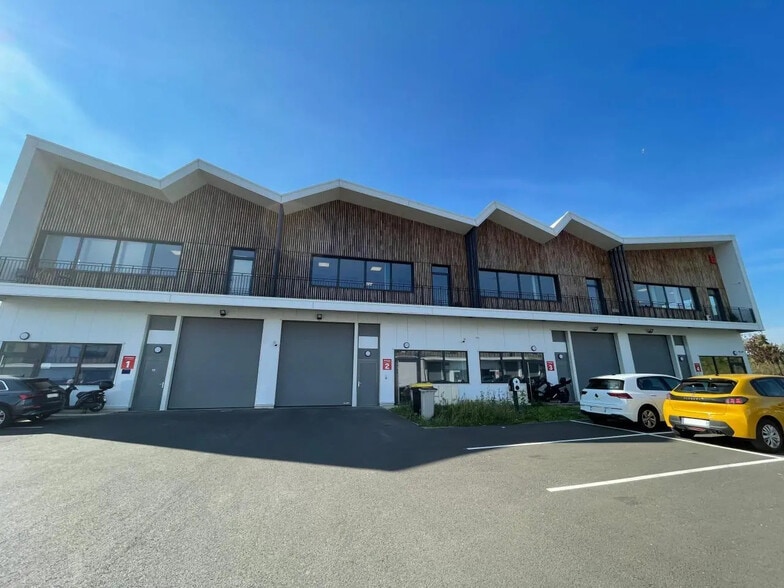 Flex in Montmagny for sale - Building Photo - Image 2 of 8