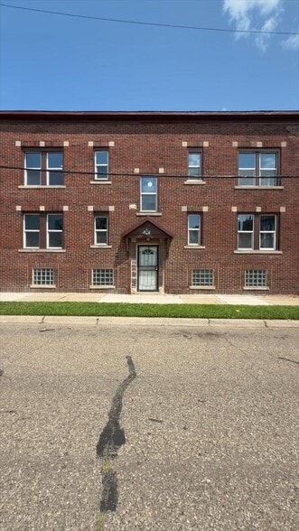 7430 Alaska St, Detroit, MI for sale - Commercial Listing Video - Image 2 of 28