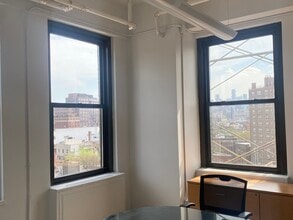 80 8th Ave, New York, NY à louer Photo intérieure- Image 2 de 8