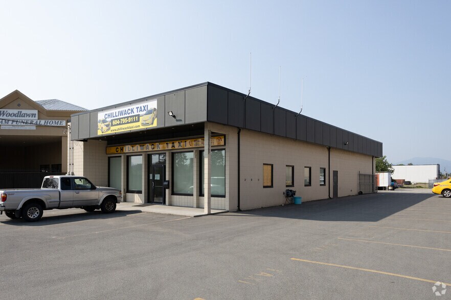 45877 Hocking Av, Chilliwack, BC à louer - Photo du bâtiment - Image 3 de 9