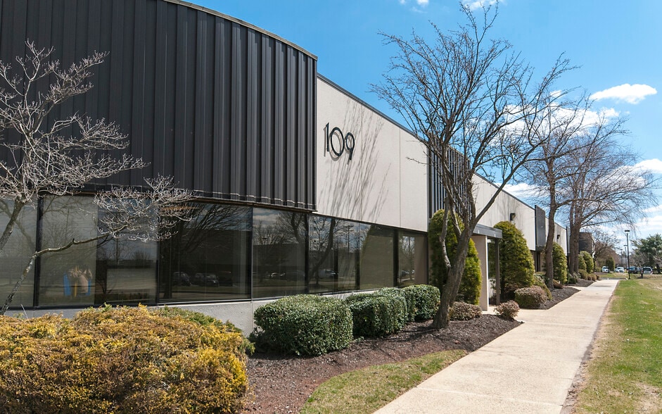 109 Corporate Ct, South Plainfield, NJ for lease - Building Photo - Image 1 of 6