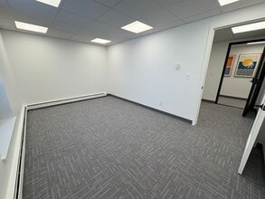 2215 Oak Industrial Dr NE, Grand Rapids, MI for lease Interior Photo- Image 1 of 16