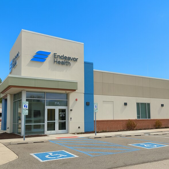 712 Northwest Hwy, Fox River Grove, IL à vendre - Photo du bâtiment - Image 3 de 15