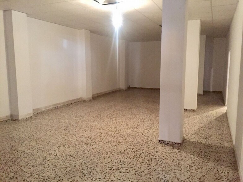 Retail in Elche, Alicante for sale - Interior Photo - Image 2 of 7