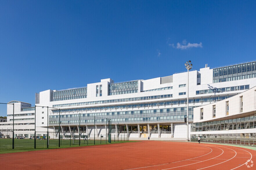 21-35 Avenue Pierre De Coubertin, Paris à louer - Photo du bâtiment - Image 3 de 8