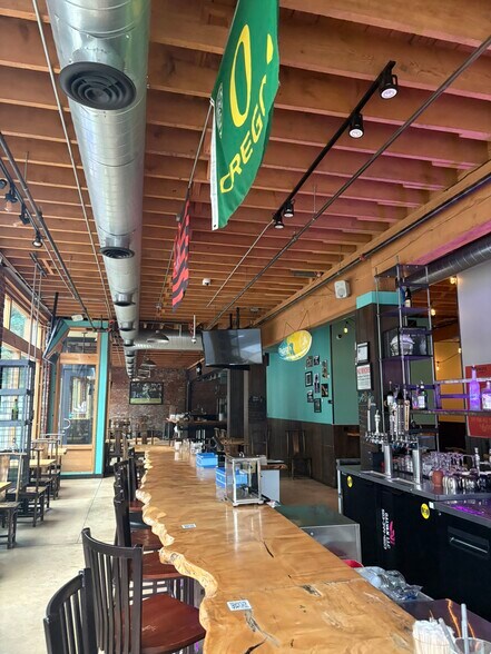 722 Main St, Oregon City, OR for lease - Building Photo - Image 2 of 8