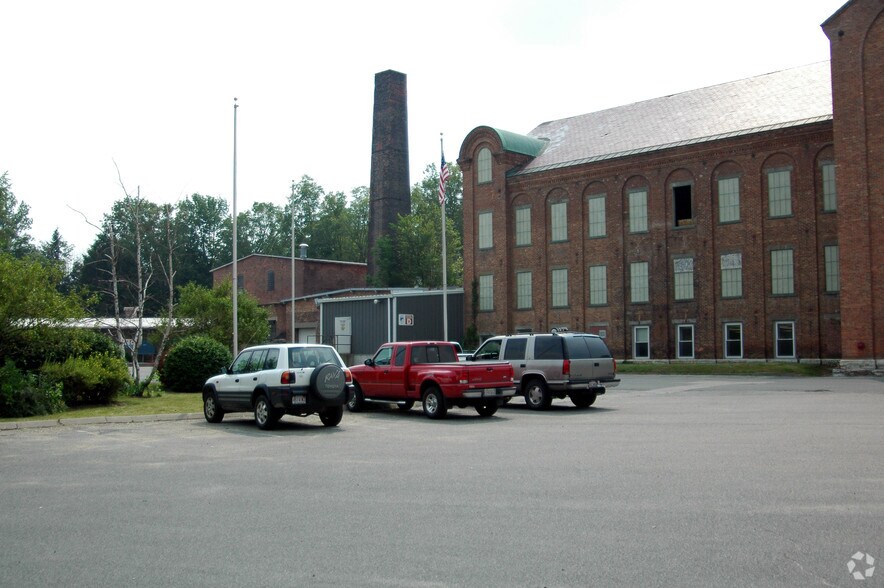 125 Pecks Rd, Pittsfield, MA for sale - Building Photo - Image 2 of 8