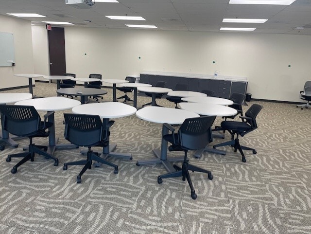 2050 N Greenville Ave, Richardson, TX for sale - Interior Photo - Image 2 of 15