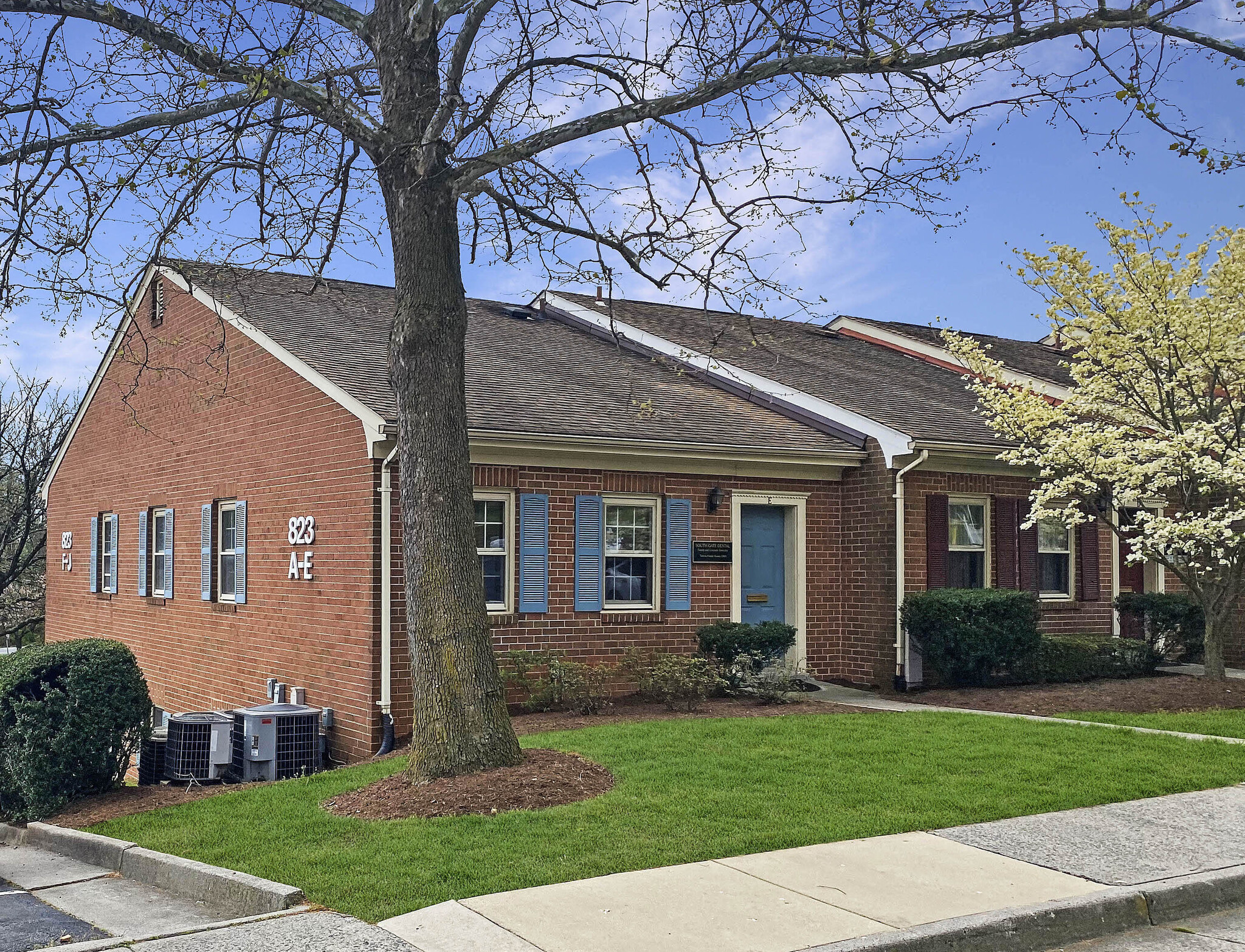 823 S King St, Leesburg, VA à vendre Photo du bâtiment- Image 1 de 1