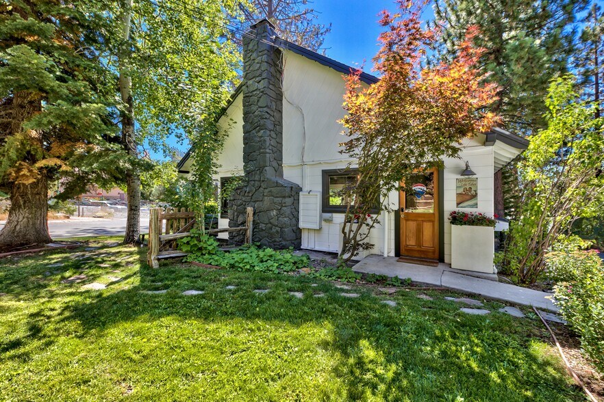 201 State Line Rd, Kings Beach, CA à vendre - Photo du bâtiment - Image 3 de 28