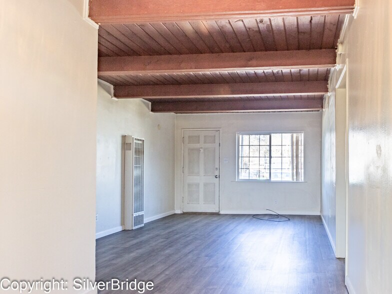 670 Denslowe Dr, Reno, NV à vendre - Photo du bâtiment - Image 3 de 6