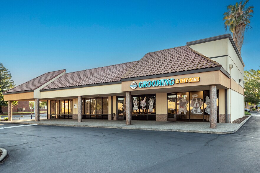 1251 Base Line Rd, Roseville, CA à louer - Photo du bâtiment - Image 3 de 13