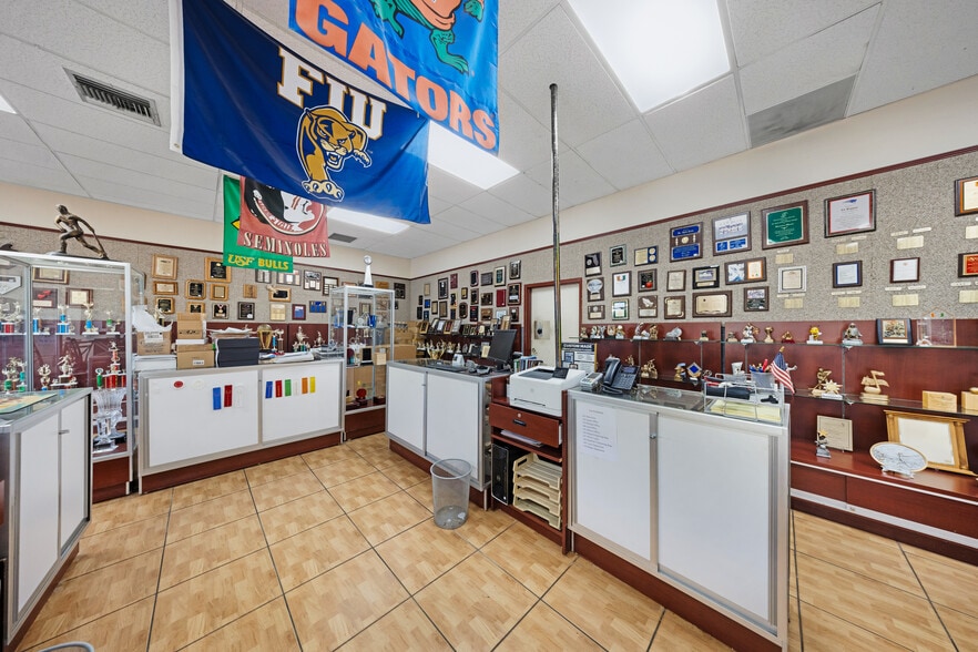 9465 SW 56th St, Miami, FL à vendre - Photo du bâtiment - Image 3 de 50