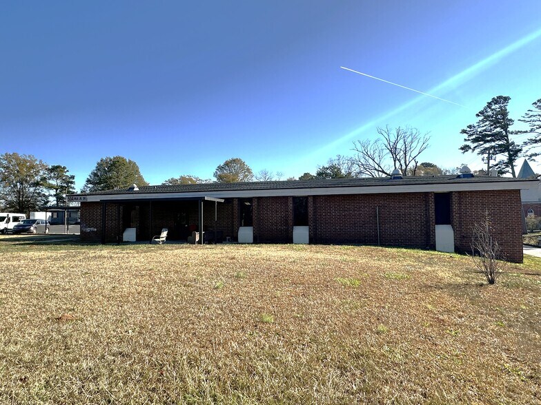 504 Martin Luther King Jr Dr, Greensboro, GA à vendre - Photo du bâtiment - Image 2 de 40