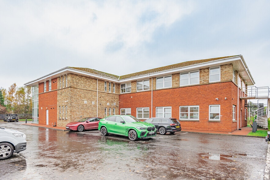 8 Deer Park Ave, Livingston for lease - Primary Photo - Image 1 of 2