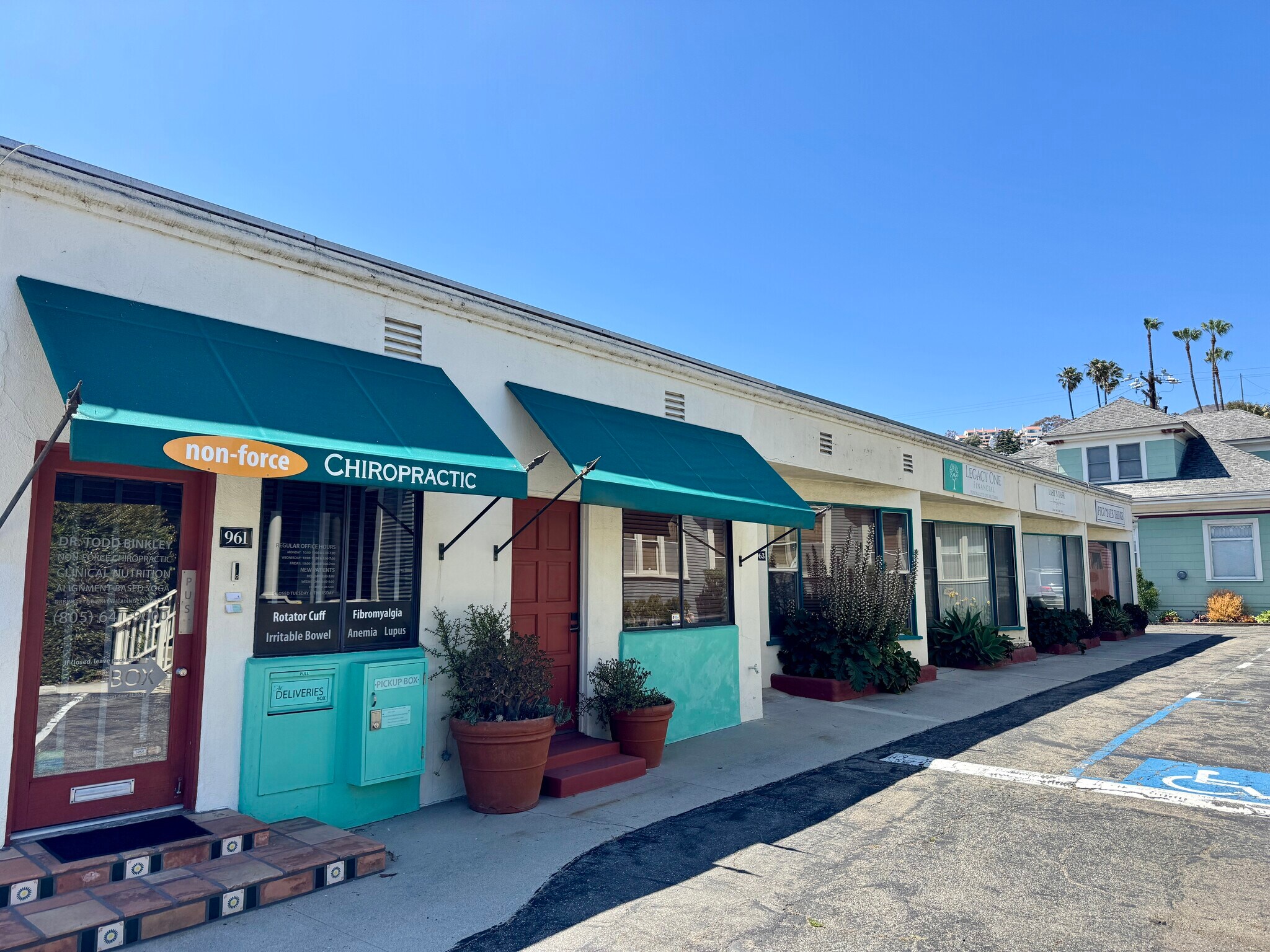 961-969 E Main St, Ventura, CA à vendre Photo du bâtiment- Image 1 de 1