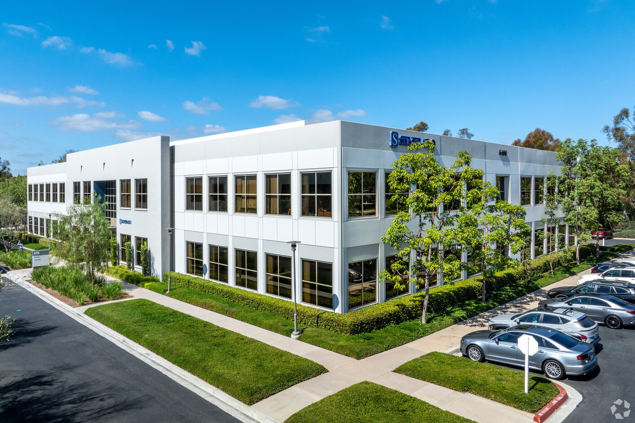 6400 Oak Canyon, Irvine, CA à louer Photo principale- Image 1 de 7